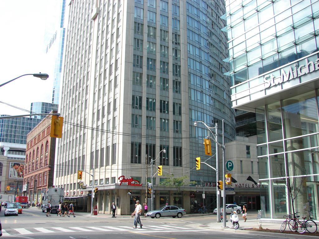 Visitor Accommodation Toronto Exterior photo